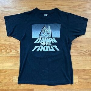 Vintage Dawn Of The Trout 70s Parody Graphic Tee Medium